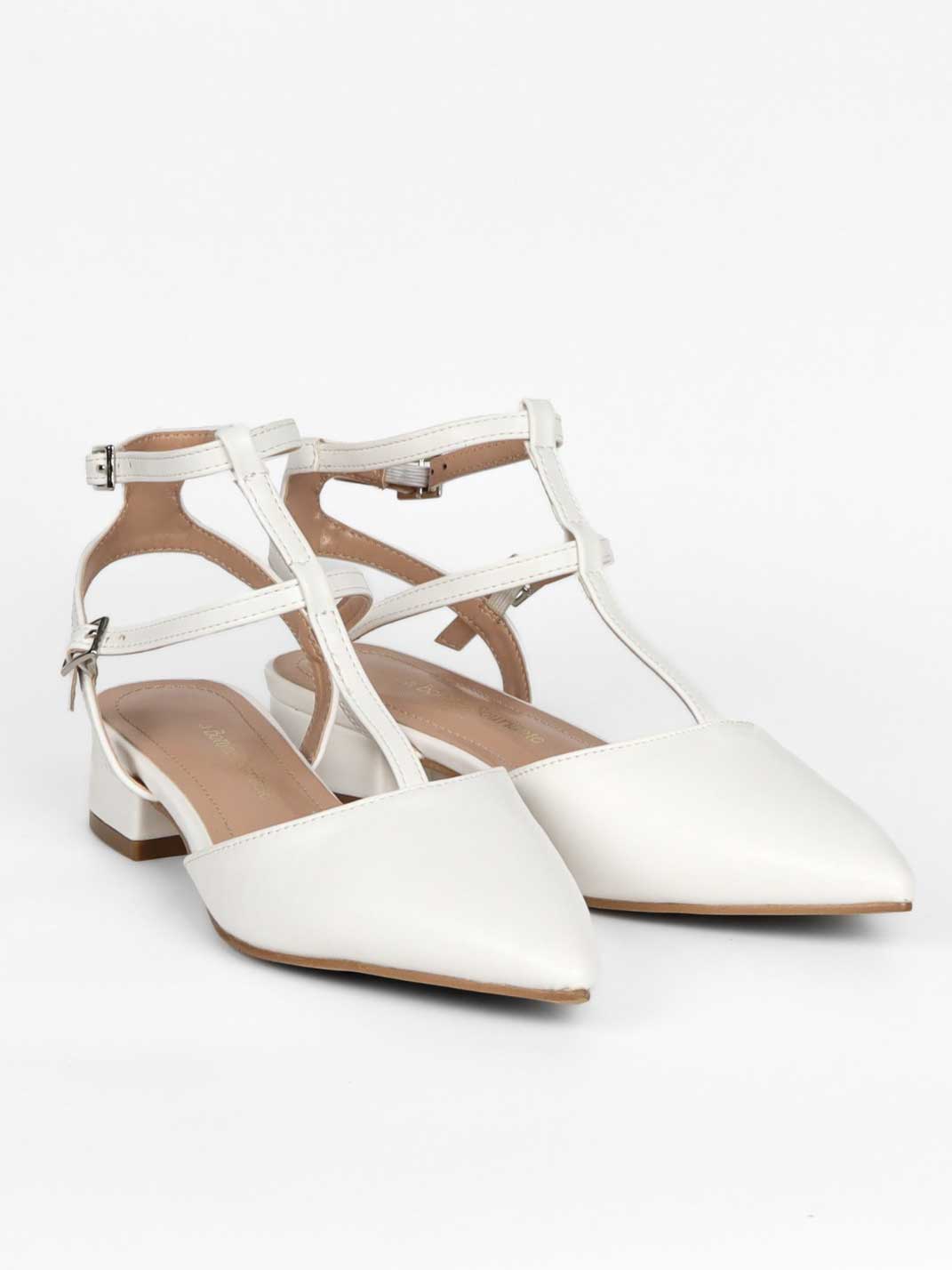 Stefani - Spetsig sandal med liten klack